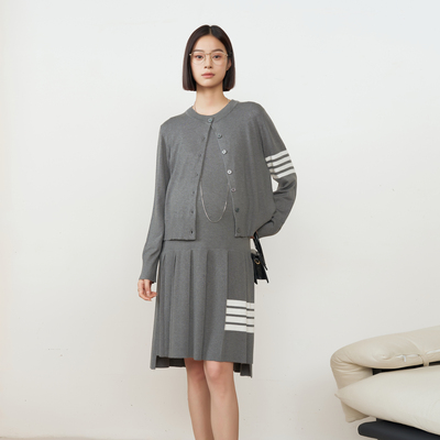 BELLYWEAR圆领百褶休闲时尚套装