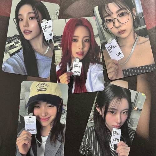 ITZY正版小卡JYP特典卡台历lia申留真李彩领申有娜黄礼志 崔智秀