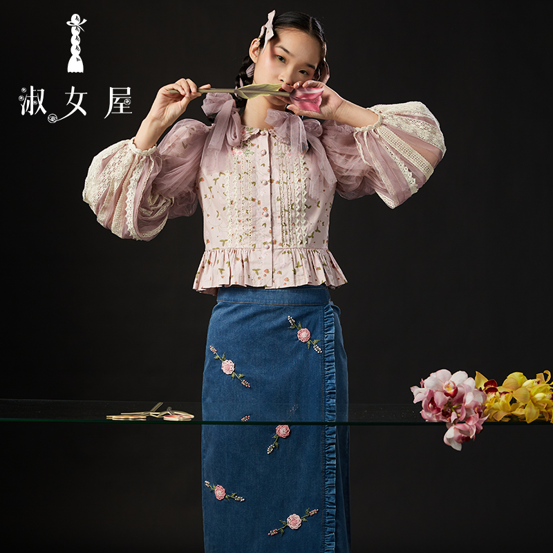 淑女屋官方旗舰店莎士比亚。绣花牛仔裙