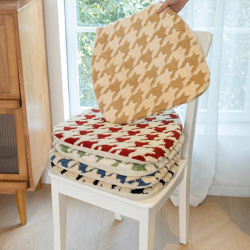 2024冬毛绒加厚北欧简约坐垫家用绑带椅子垫椅垫现代马蹄形餐椅垫