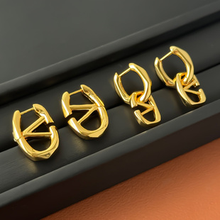 款 简约金色棱角吊坠气质型双层耳饰经典 耳环女 欧美经典 2026年新款