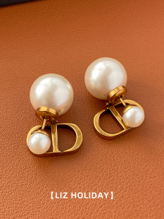 字母枪金珍珠简约冷淡风复古时尚 洋气耳环大耳钉气质名媛 2023时尚