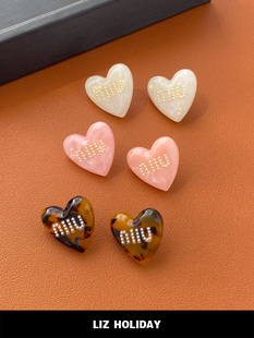 爱心珍珠字母玳瑁色粉色贝壳色树脂耳环2024新款 防过敏耳钉女 爆款