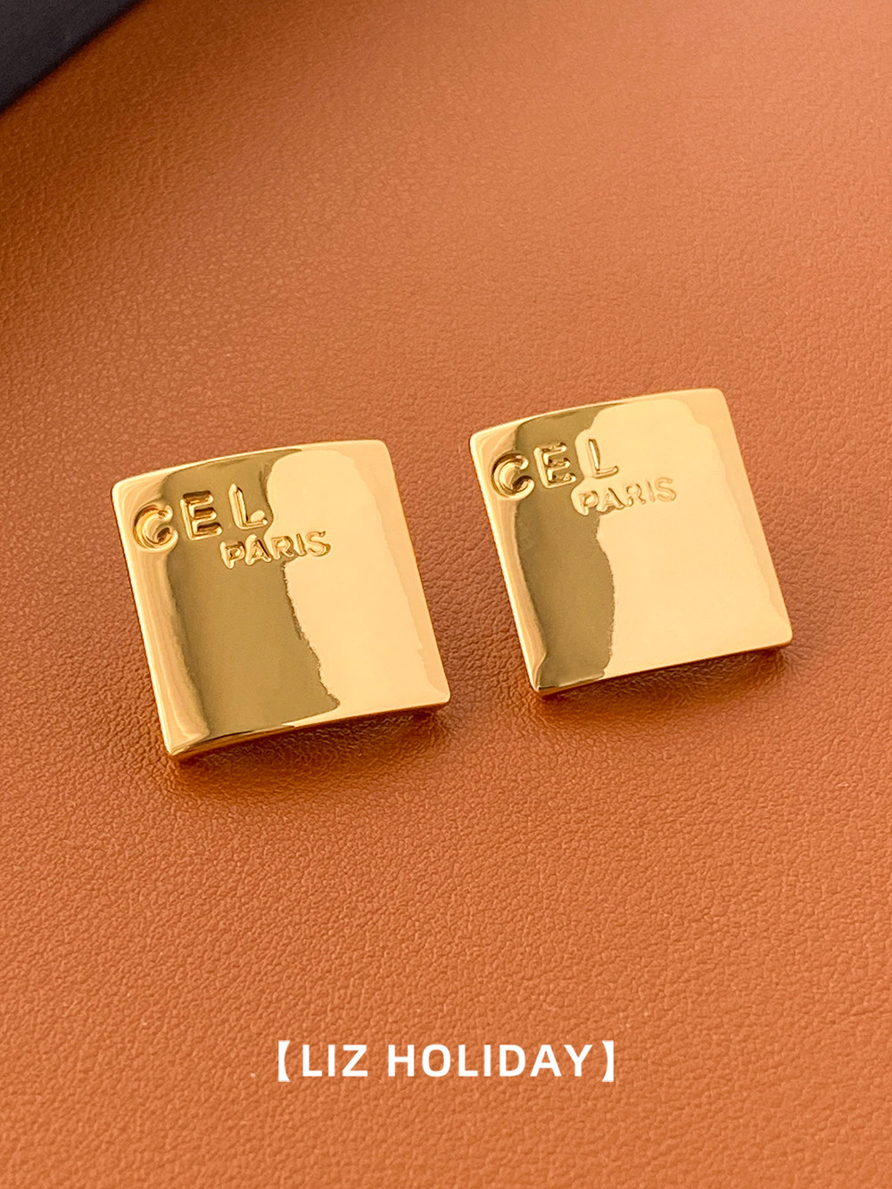 极简风圆弧大方牌高级感字母女耳钉简约冷淡风复古时尚欧美感耳环,饰品/流行首饰/时尚饰品新,耳钉,淘宝优惠券,粉丝福利购,淘宝优惠卷