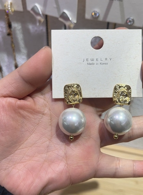 褶皱金属珍珠耳钉女新款2026爆款气质耳饰轻奢小众设计高级感耳坠