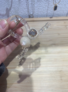韩式温柔氛围感透明抓夹人鱼姬珍珠闪钻发夹 仙女风半扎发鲨鱼夹