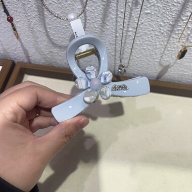 韩系ins浅蓝色花朵抓夹女2026新款高级感鲨鱼夹后脑勺盘发夹发饰