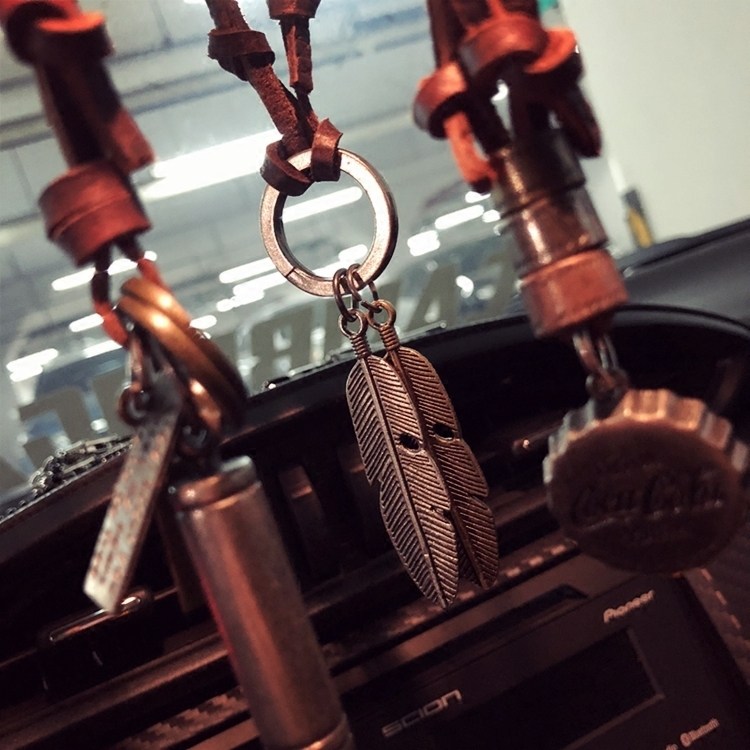 潮流金属羽毛汽车后视镜挂饰叶子车挂弹头个性挂件欧美汽车挂饰品,汽车用品/电子/清洗/改装,车挂,淘宝优惠券,粉丝福利购,淘宝优惠卷