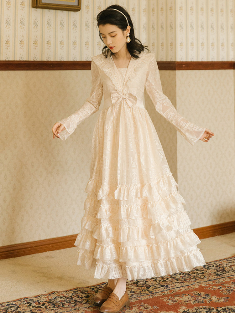 가을 의류 2023 여성을위한 새로운 프랑스 틈새 디자인 롱 스커트 복고풍 기질 여신 스타일 긴팔 드레스
