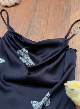 rom2复古个性黑色印花蝴蝶 肩带可调节 堆堆领修身打底吊带连衣裙