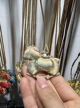 新中式复古双面香云纱小马挂件