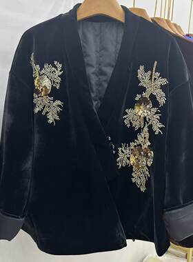 新中式丝绒钉珠V领加厚保暖棉服