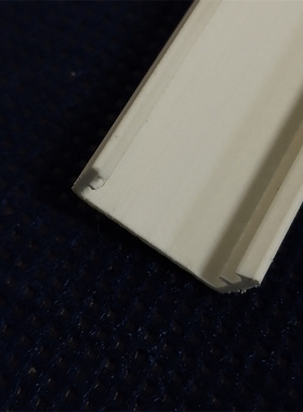 LED贴片灯带PVC白色塑料环保U型卡12mm灯带固定直线卡扣灯带卡槽