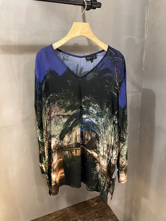 香港專櫃代購V領純照片印花百搭