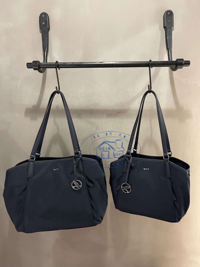 香港專櫃代購agnes b.B字金屬吊飾尼龍水餃手提單肩包 21秋冬女款