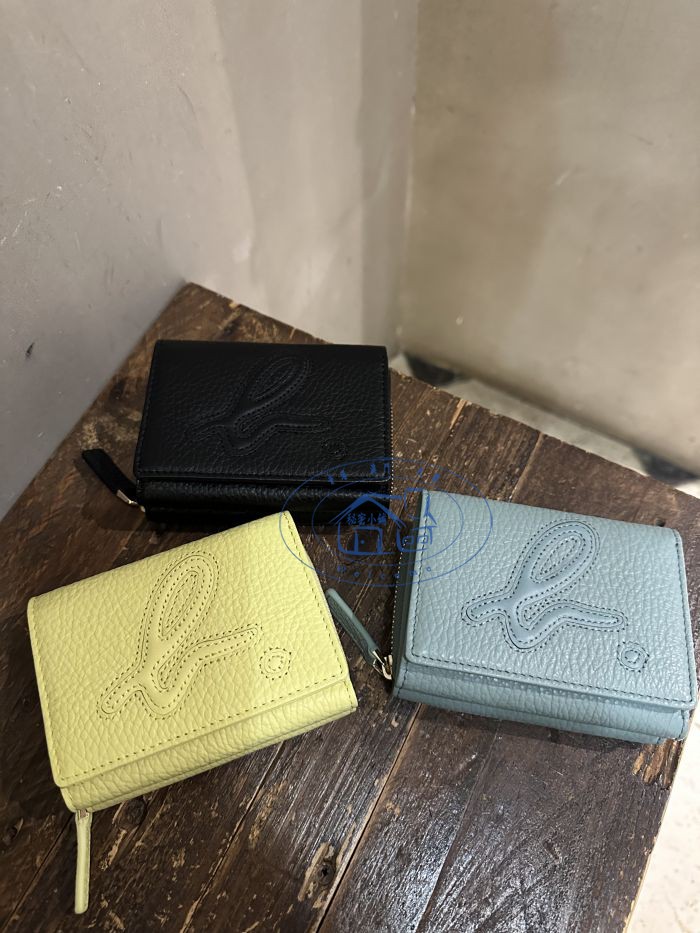 香港專櫃代購agnes b.荔枝紋皮紋真皮b字搭扣短款錢包 24春夏女款