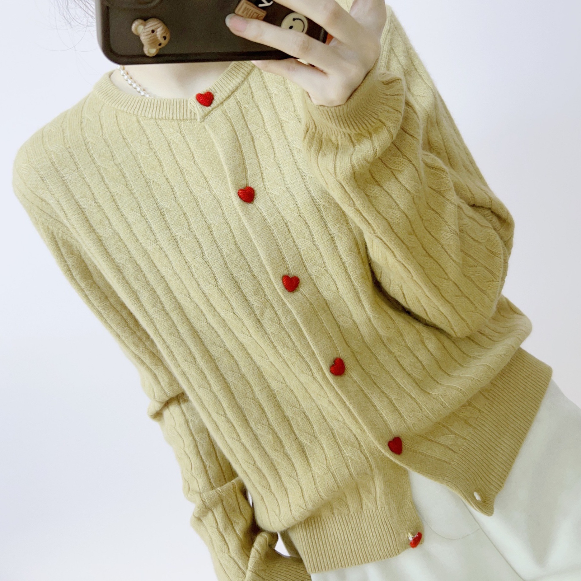 2025年秋季新品时尚甜美减龄加厚麻花针织爱心扣开衫针织毛衣950