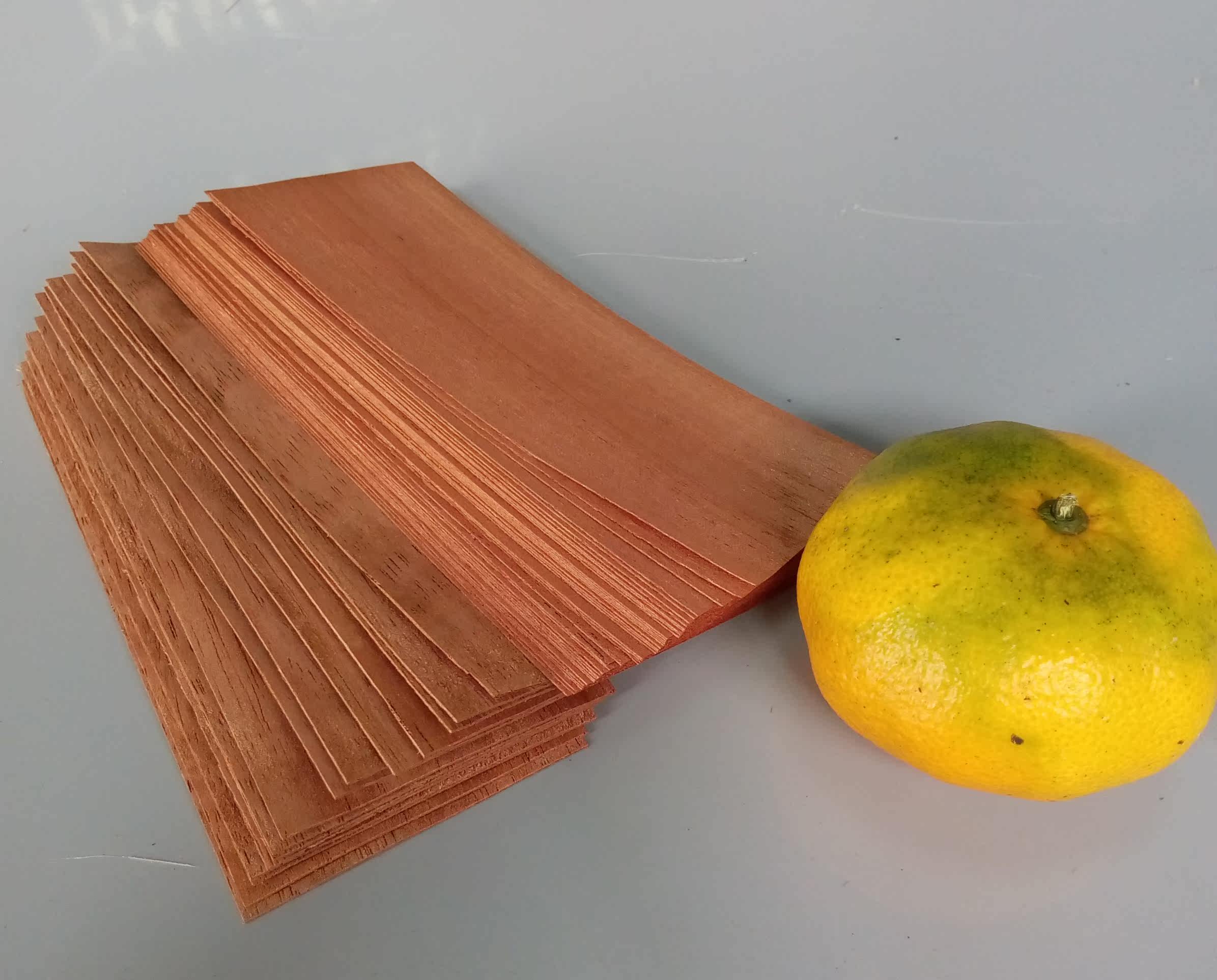 80毫米的西班牙雪松木片 可以按尺寸订制 每平方米300元