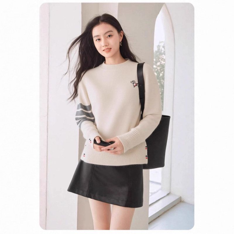 纽扣毛衣针织衫女羊毛冬奢牌条杠