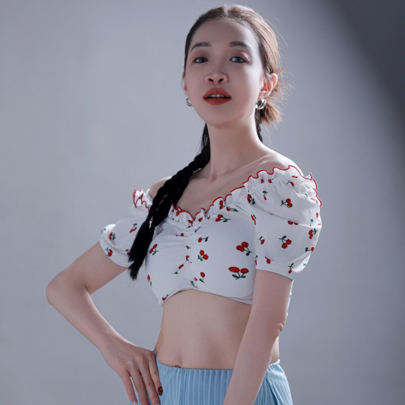 纪小白【轻甜小上衣】泡泡袖限量印花高弹肚皮舞夏日法式自带胸垫