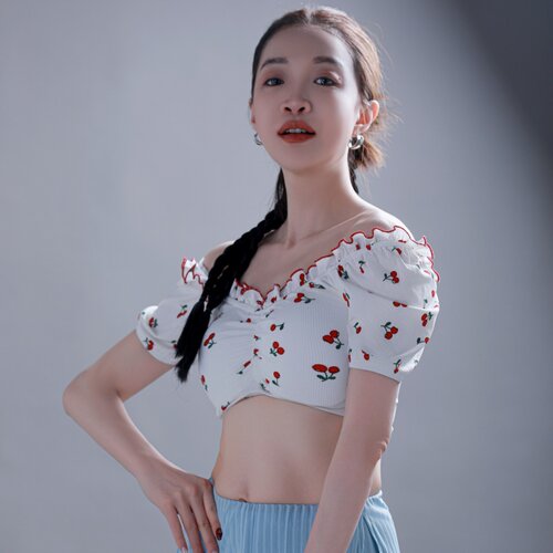 纪小白法式泡泡袖肚皮舞上衣