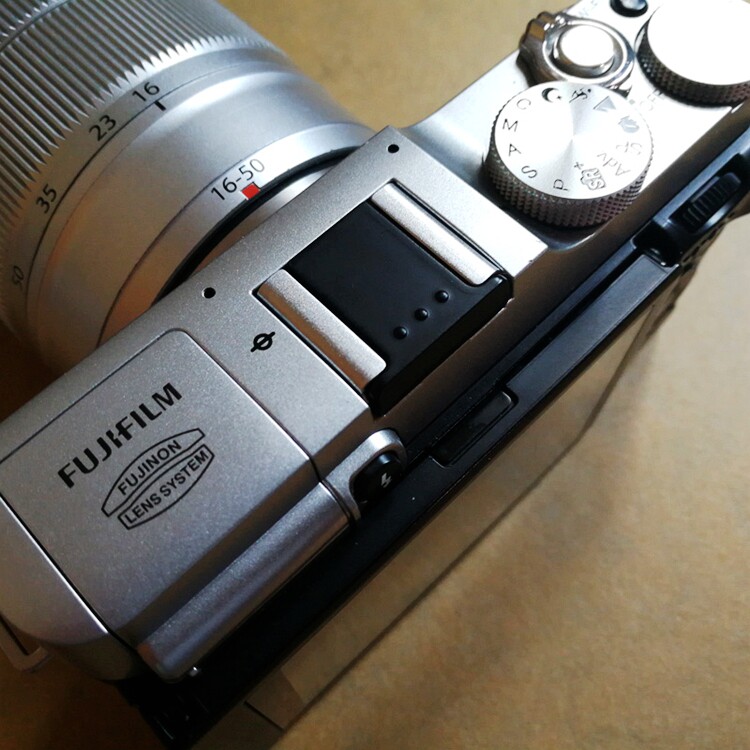背包客适用于富士微单X-T2 X70 100T X-A3 T20 T3 T4热靴盖保护盖