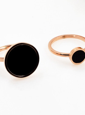 黑色圆牌钛钢镀18k玫瑰金戒指