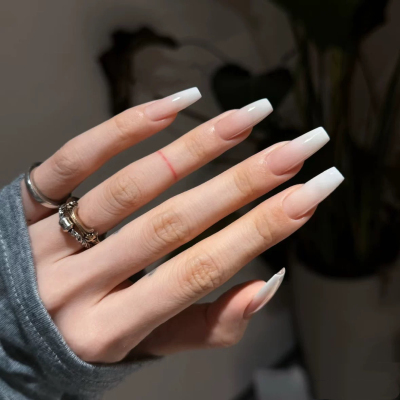 2025新款纯手工穿戴甲纯欲高级感中长款裸色乳白渐变温柔美甲显白