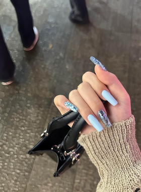 2025新款手工穿戴甲中长款蓝色亮片美甲显白气质高级感轻奢小众