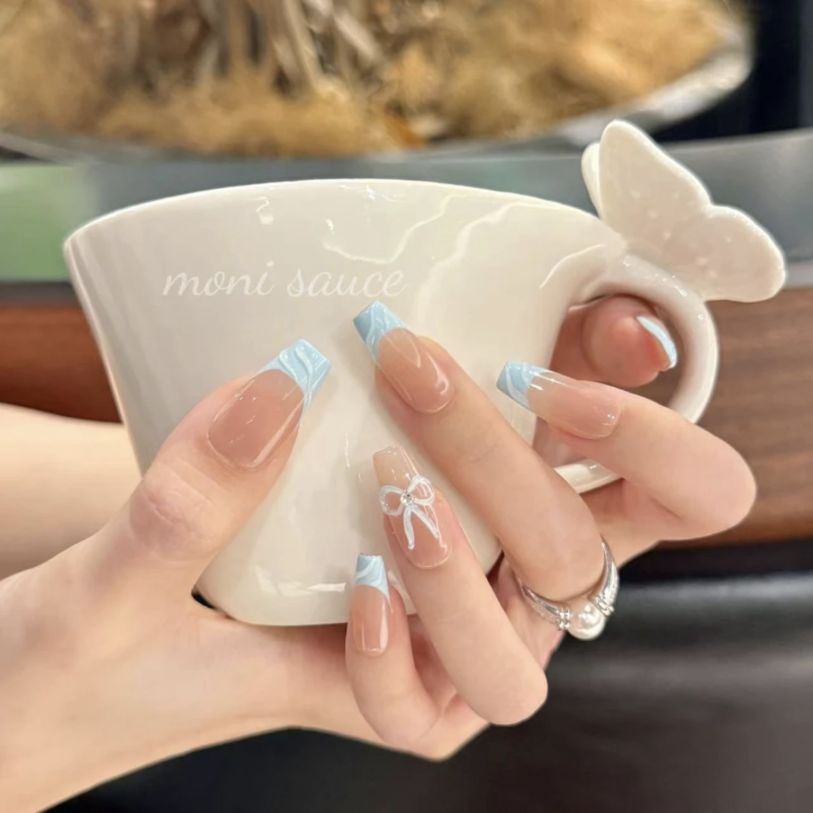 蓝色超显白中长梯立体蝴蝶纯手工