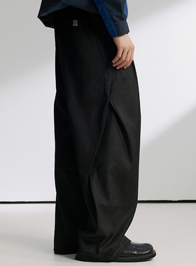 SOMENUM森林 八褶解构弧线弯刀剪裁通勤宽松垂感抗皱休闲长裤西裤