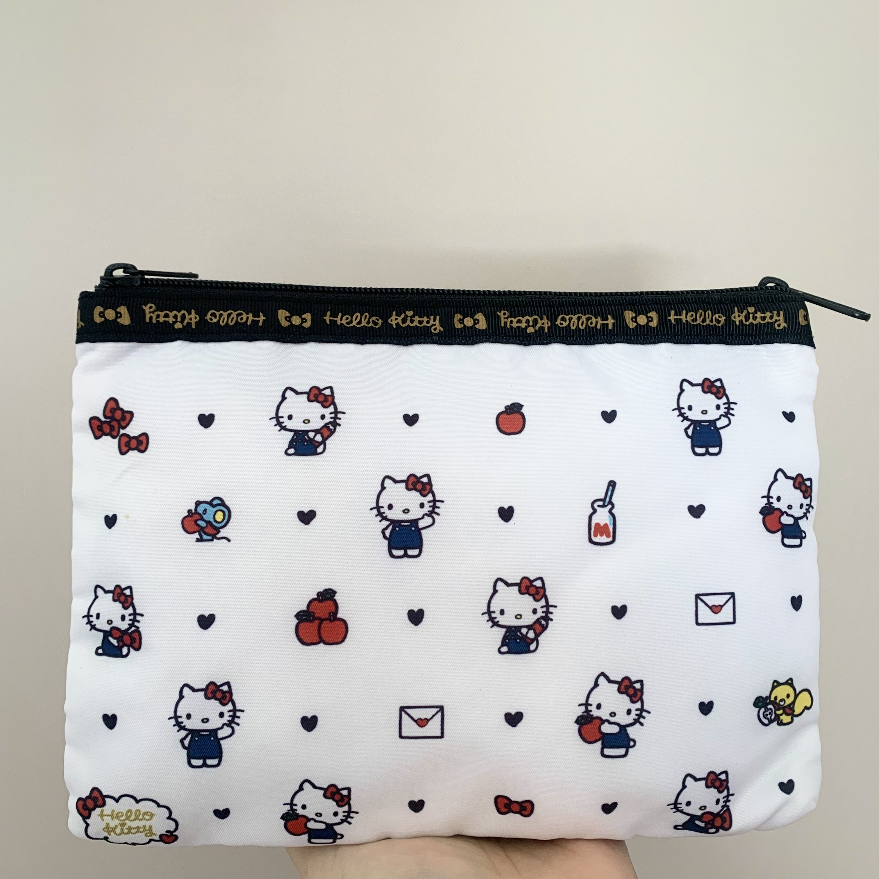 Kitty卡通可爱拉链笔袋两件包邮