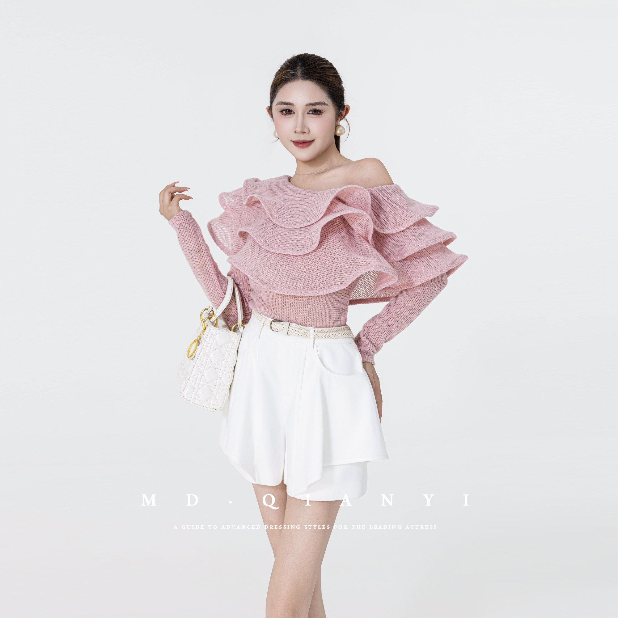 MD千亿【粉黛千金】秋款百搭时尚蕾丝拼接甜美气质斜领上衣