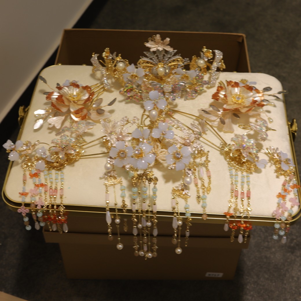 造液花头饰新款减龄幼态水晶琉璃发簪古典中式金色秀禾发饰17061