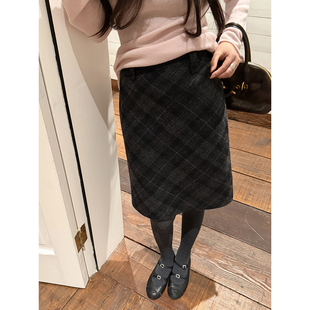 26早春羊毛混纺经典 复古格纹 斜裁A字包臀格纹半身裙靴裙 AHY