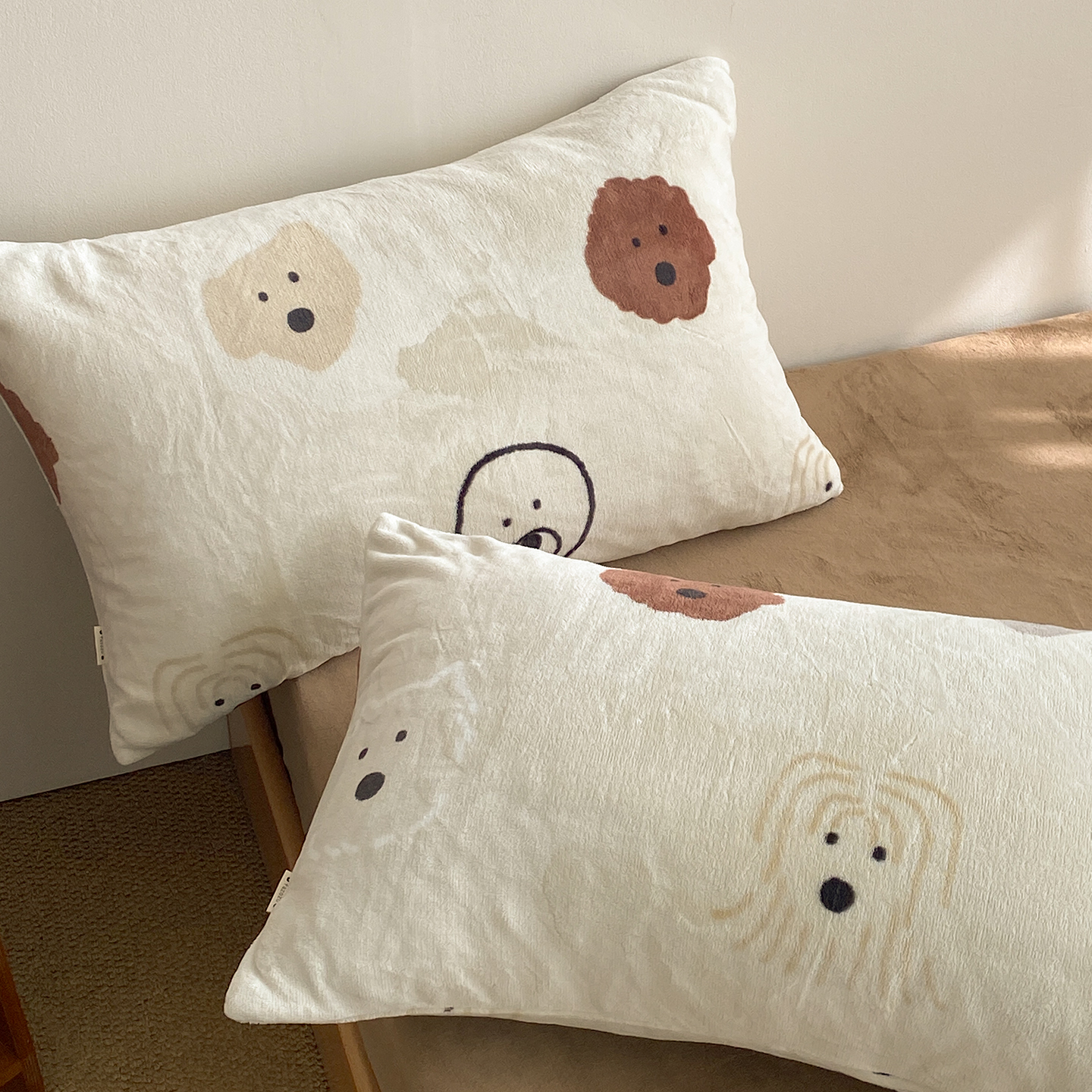 咸奶油狗狗 简约日系插画奶油绒枕套秋冬款保暖枕芯罩治愈感小狗