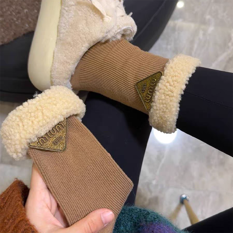 欧货三角标袜子女秋冬季