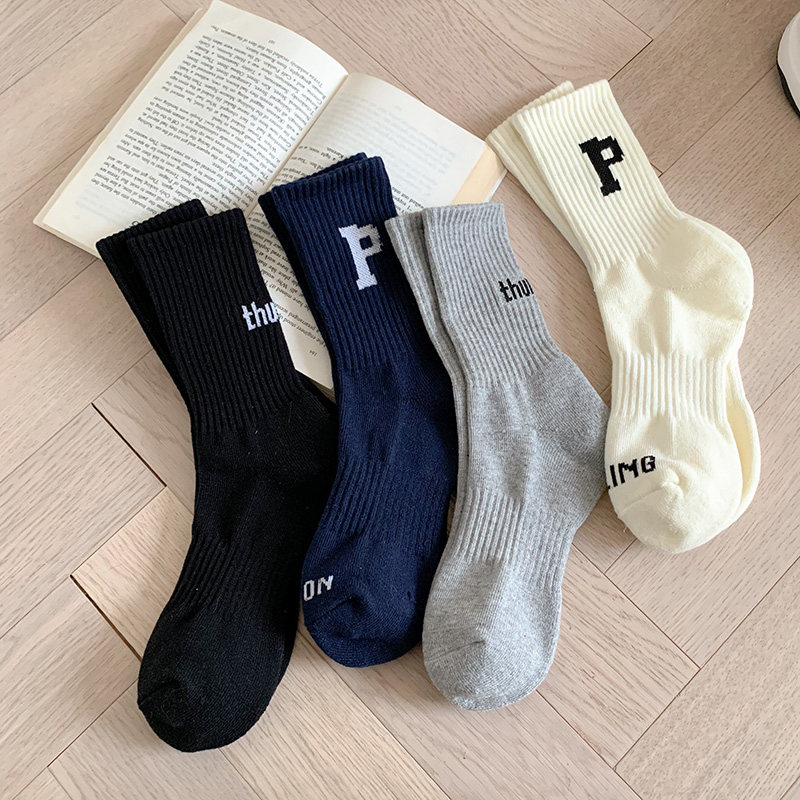 p字母袜子女中筒袜外穿配鲨鱼裤潮ins网红秋冬季加厚保暖白色长袜