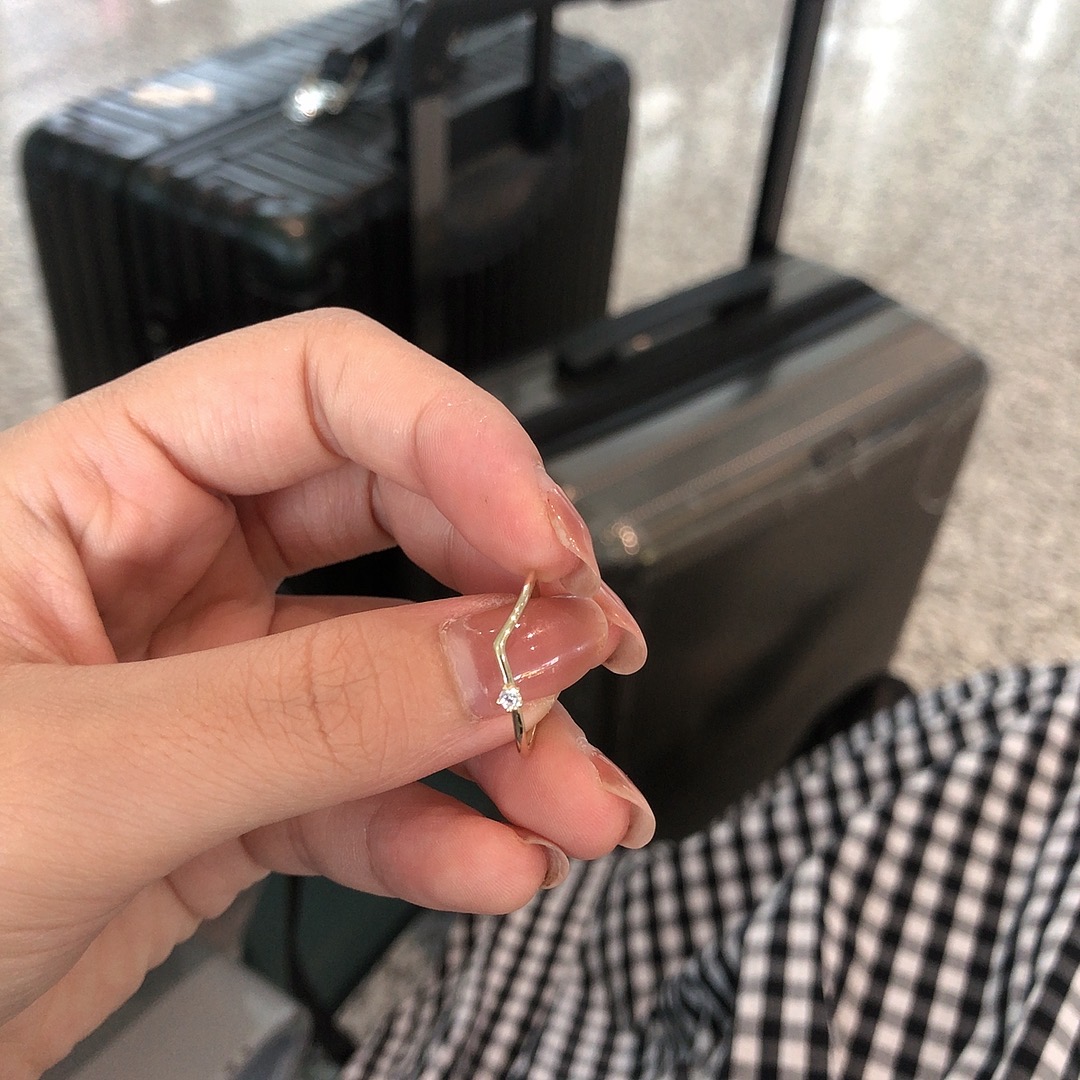 回馈季超极简v设计百搭女单钻
