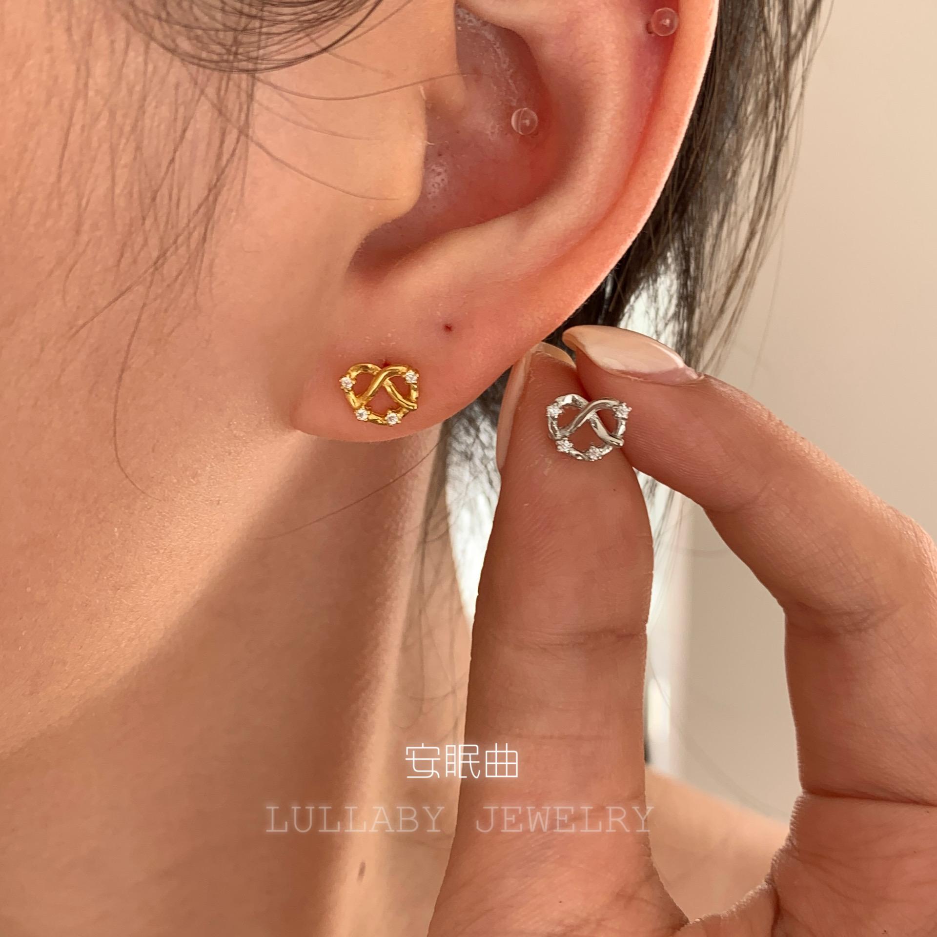 s925纯银爱心曲奇绝美碱水结耳钉