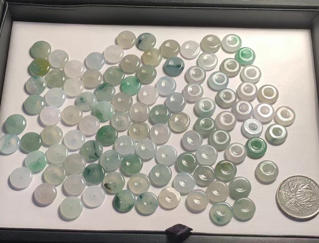 吊坠颈饰小平安扣一手50个，大小：12*3mm，缅甸翡翠A货。