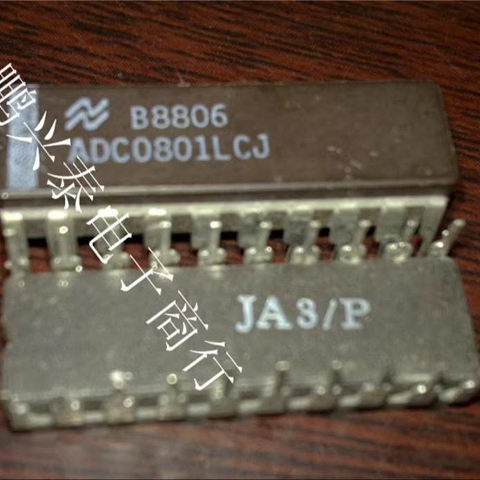 ADC0801LCJ  模拟到数字转换器8位 进口双列20直插脚CDIP陶瓷封装