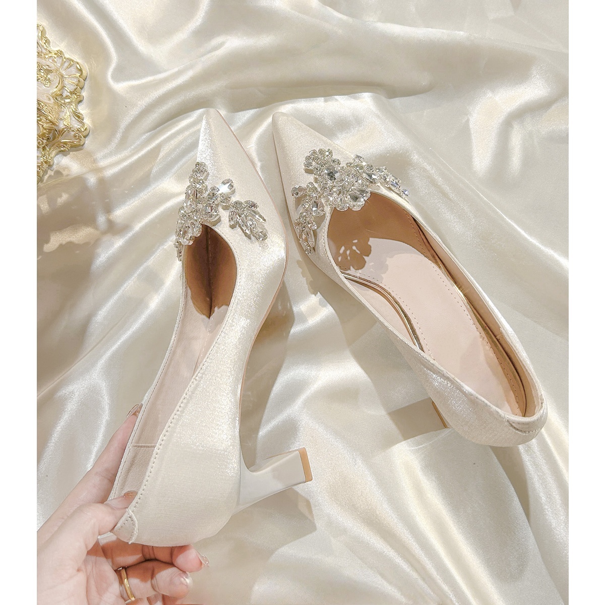 法式亮闪闪绸缎水钻高跟鞋