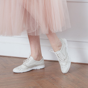 23591 休闲鞋 42码 德国CAPRICE凯蝴蝶春夏镂空超轻底布洛克小白鞋