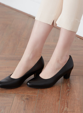 德国CAPRICE凯蝴蝶女鞋新款牛皮舒适通勤商务减震中跟单鞋22306