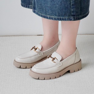 圆头牛皮软底扣饰厚底乐福鞋 时尚 24708 新品 德国CAPRICE凯蝴蝶女鞋