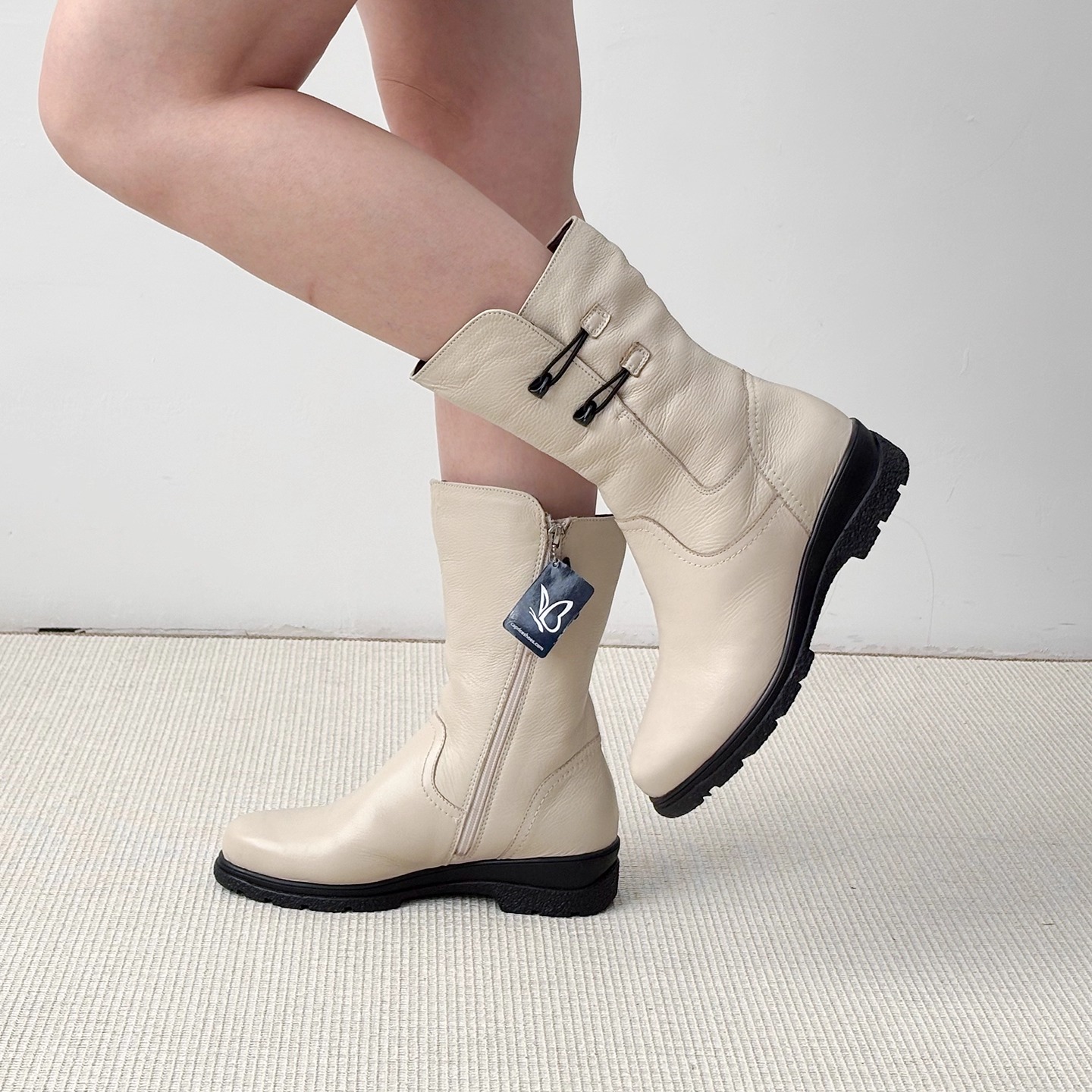 德国Caprice时尚牛皮中筒西部靴