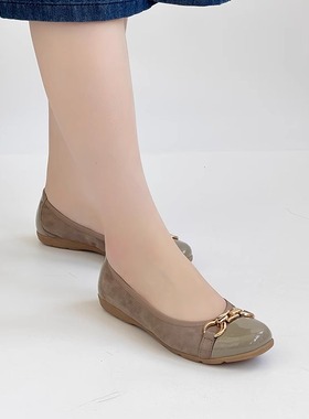 德国CAPRICE凯蝴蝶女鞋2025春夏新品坡跟软底金属扣低跟单鞋22172