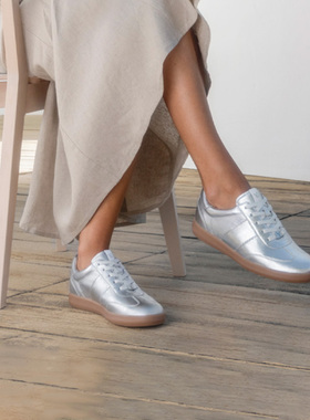 德国CAPRICE凯蝴蝶女鞋2025秋冬新品牛皮系带厚底时尚休闲鞋23705