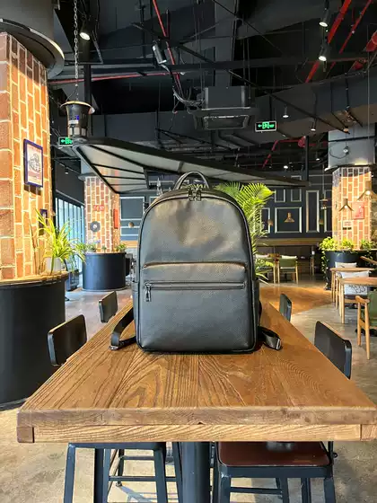 2026 New Genuine Cowhide Leather Business Commute Large Capacity Casual Minimalist Travel Bag Backpack Laptop Bag